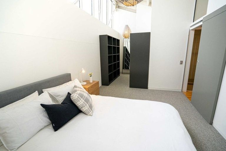Photo of property in Waterloo Quay Apartments, 305/28 Waterloo Quay, Pipitea, Wellington, 6011