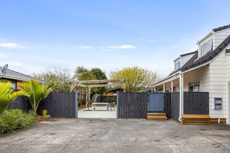 Photo of property in 9 Rheingold Place, Huapai, Kumeu, 0810