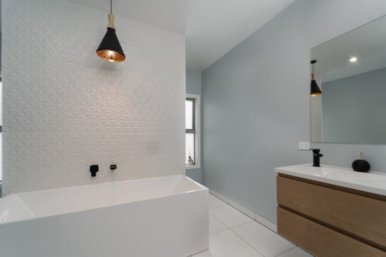 Photo of property in 15 Mcdonald Way, Lansdowne, Masterton, 5810