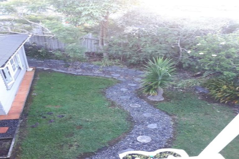 Photo of property in 76 Wade River Road, Stanmore Bay, Whangaparaoa, 0932