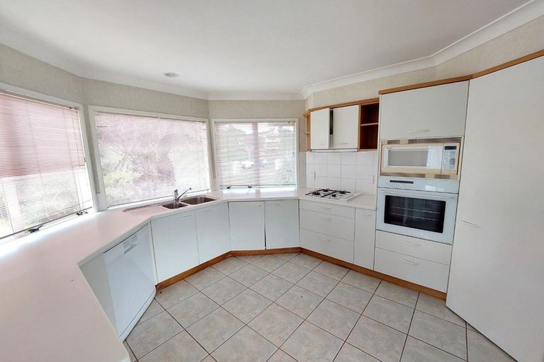 Photo of property in 11 Santa Ana Drive, Shamrock Park, Auckland, 2016