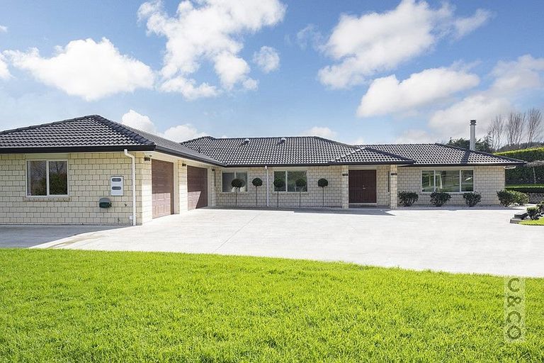 Photo of property in 289 Old North Road, Kumeu, 0892