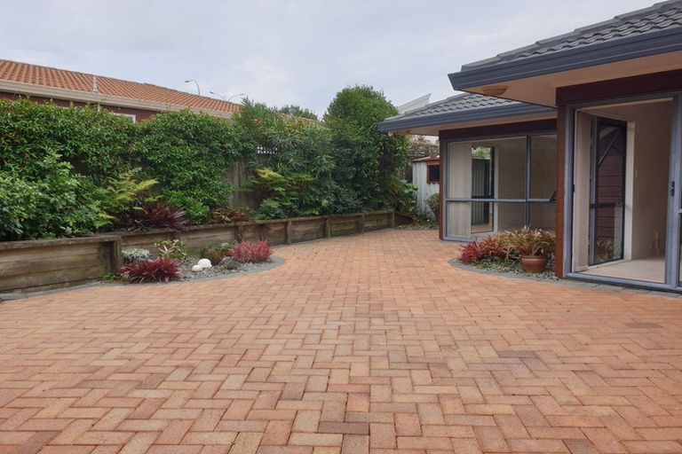 Photo of property in 8 Dunn Place, Farm Cove, Auckland, 2010