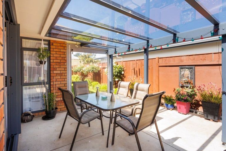 Photo of property in 14 Lorenzo Place, Kelvin Grove, Palmerston North, 4414