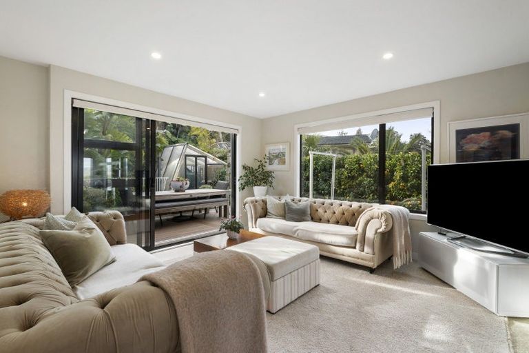 Photo of property in 25a Pohutukawa Avenue, Shelly Park, Auckland, 2014