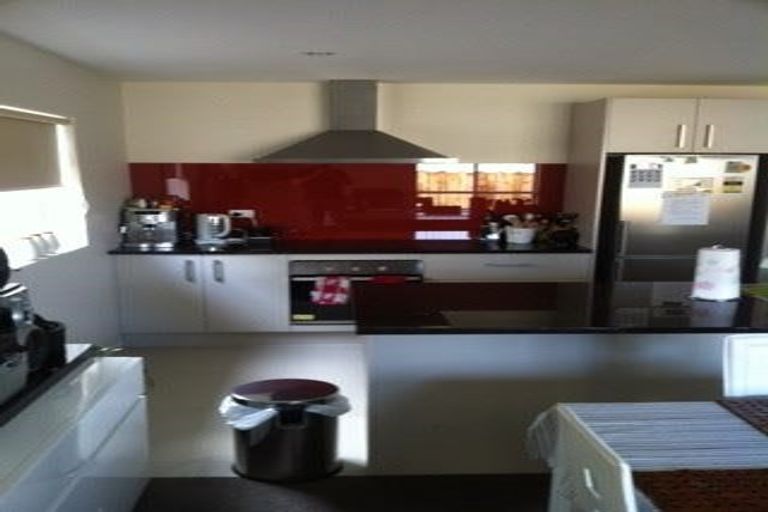 Photo of property in 4 Popokatea Drive, Takanini, 2112