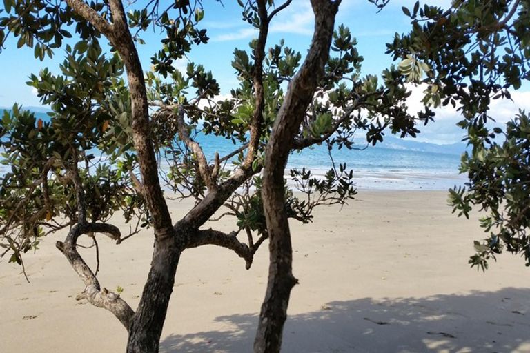 Photo of property in 170 Howard Road, Orere Point, Papakura, 2585