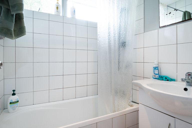 Photo of property in 2/15 Mcleod Road, Henderson, Auckland, 0612