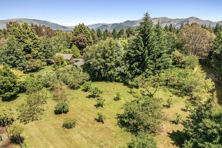 Photo of property in 124 Horseshoe Bend Drive, Albert Town, Wanaka, 9382