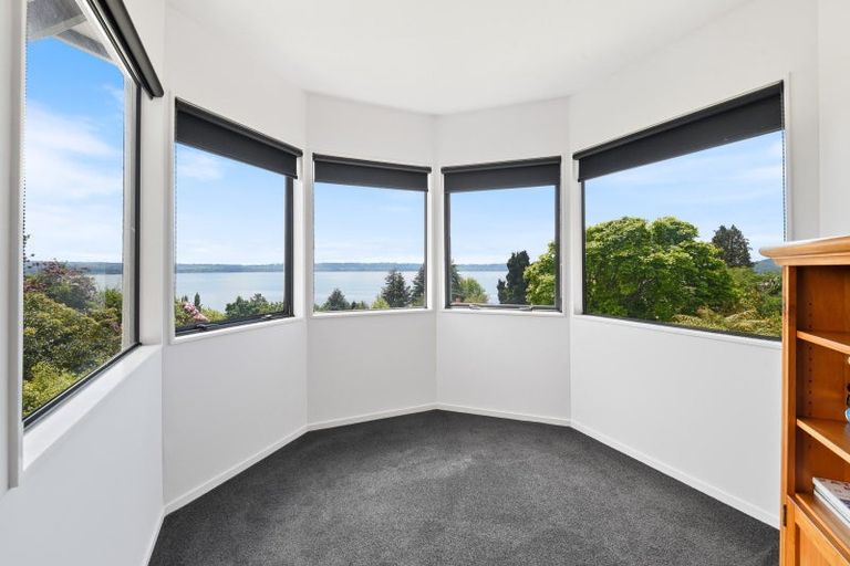 Photo of property in 4 Tupara Crescent, Kawaha Point, Rotorua, 3010