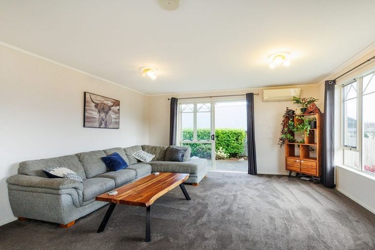 Photo of property in 24 Logan Way, Kelvin Grove, Palmerston North, 4414
