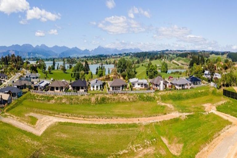 Photo of property in 2 Les Wakefield Road, Mapua, 7005