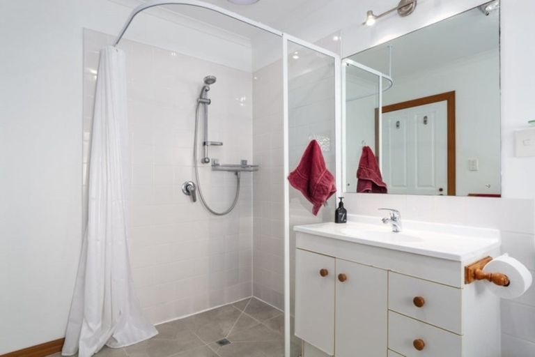 Photo of property in 52 Corinth Grove, Papamoa Beach, Papamoa, 3118