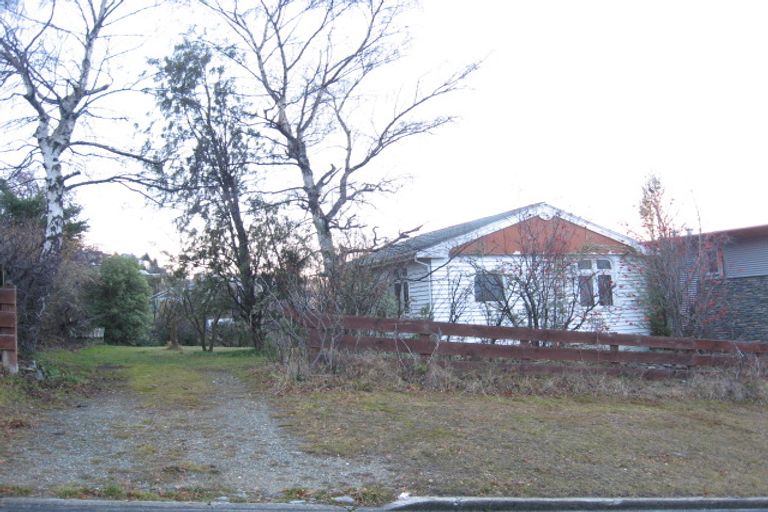 Photo of property in 15 Adelaide Street, Queenstown, 9300