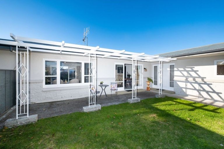 Photo of property in 1 Balmoral Street, Taradale, Napier, 4112