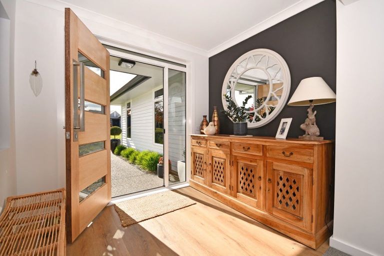 Photo of property in 19 Montgomery Crescent, Kinloch, Taupo, 3377