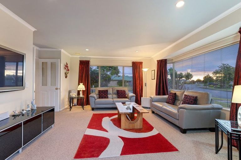 Photo of property in 1 San Priamo Place, Paraparaumu Beach, Paraparaumu, 5032