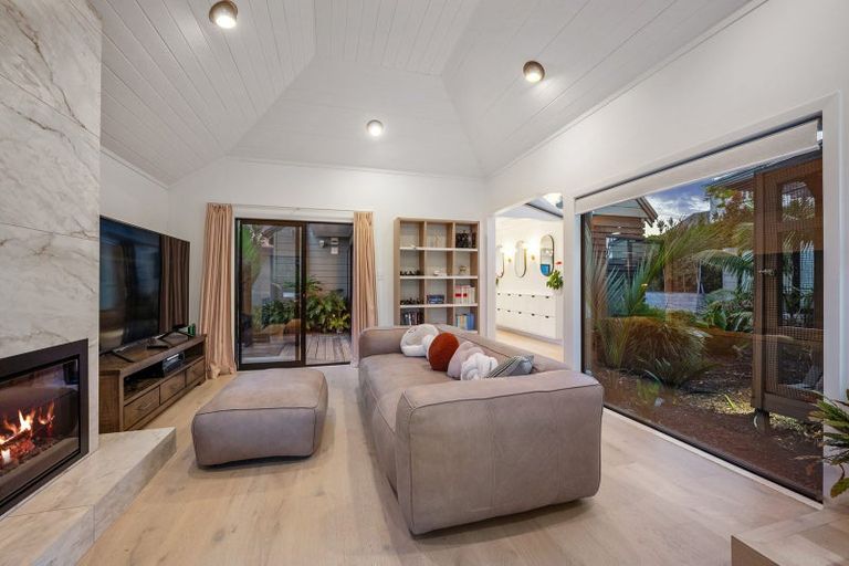 Photo of property in 9 Quebec Road, Milford, Auckland, 0620