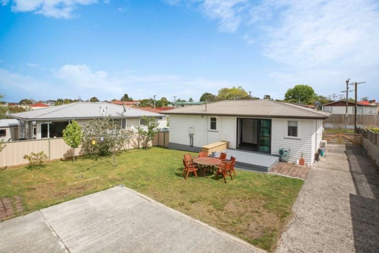 Photo of property in 82 Urlich Avenue, Melville, Hamilton, 3206