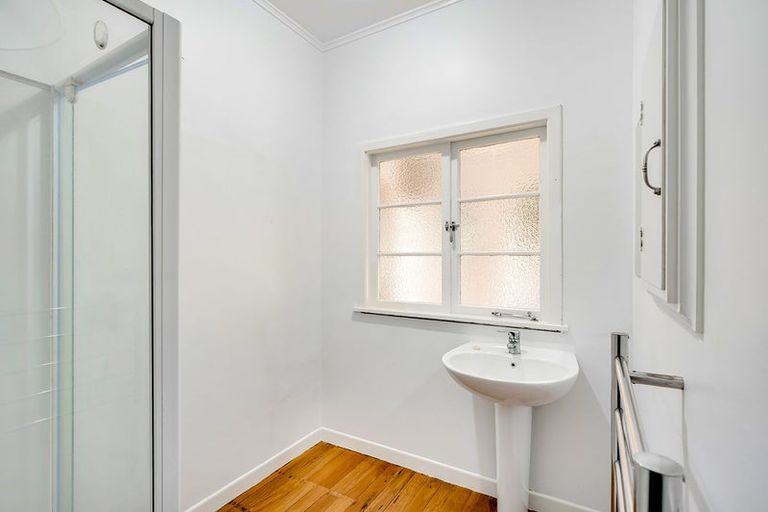 Photo of property in 22 Opoia Road, Hamilton East, Hamilton, 3216