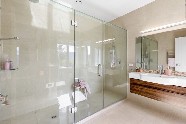 Photo of property in 1 Afton Lane, Jacks Point, Queenstown, 9371