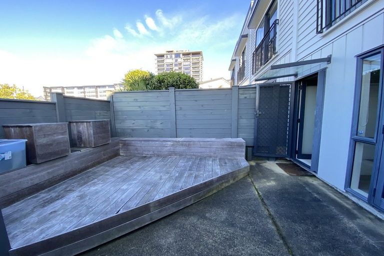 Photo of property in Greenwich Apartments, 16/3 Burton Street, Grafton, Auckland, 1010
