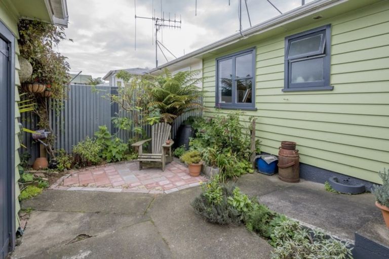 Photo of property in 1 Kings Drive, Levin, 5510