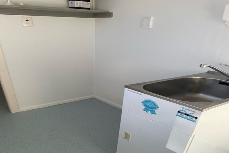 Photo of property in 41 Parrs Cross Road, Henderson, Auckland, 0612