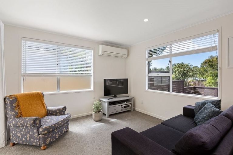 Photo of property in 5 Clensmore Place, Torbay, Auckland, 0630