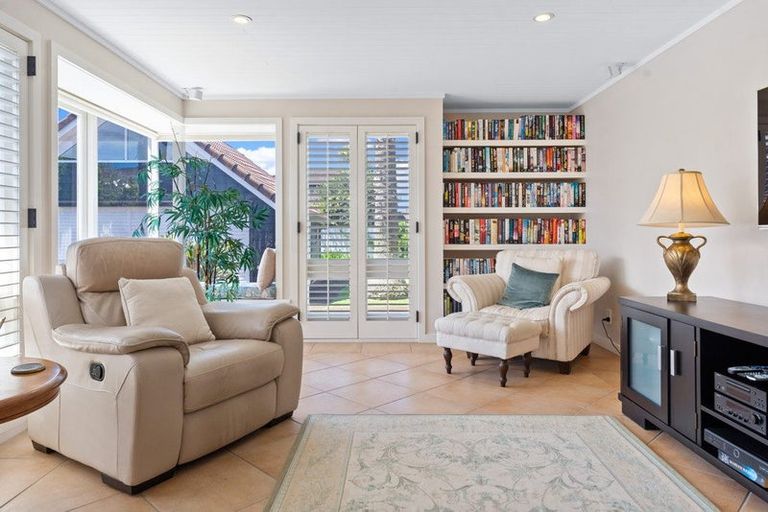 Photo of property in 31 Milford Road, Milford, Auckland, 0620