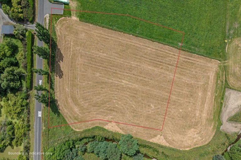 Photo of property in 15 Junction Road, Halcombe, 4777