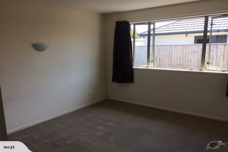 Photo of property in 218 Wainoni Road, Avondale, Christchurch, 8061