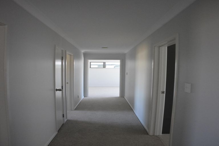 Photo of property in 6 Garrett Drive, Whalers Gate, New Plymouth, 4310