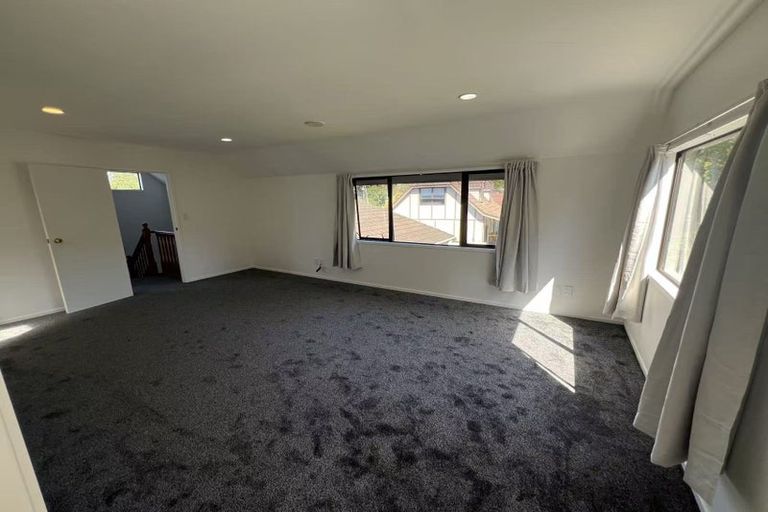 Photo of property in 10 Orinda Close, Botany Downs, Auckland, 2010