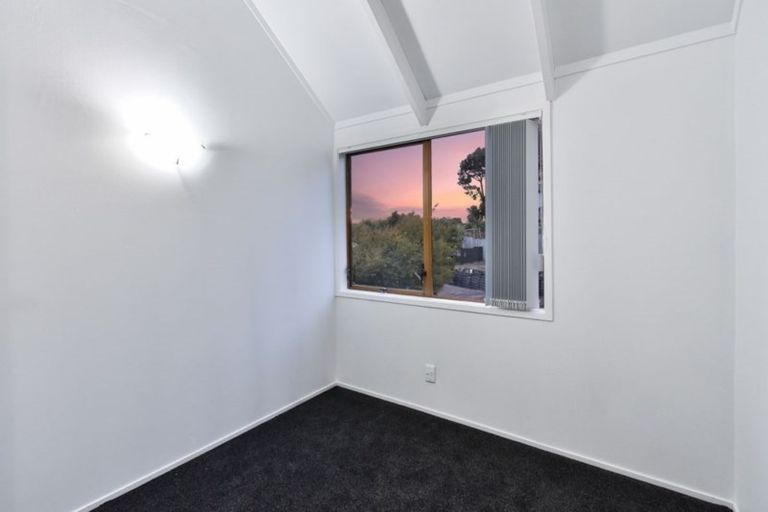 Photo of property in 5/108 Station Road, Papatoetoe, Auckland, 2025