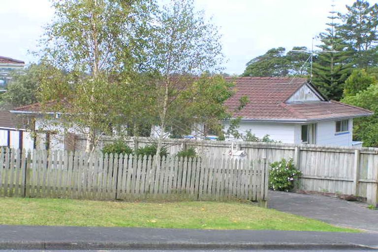 Photo of property in 98 Gallony Avenue, Massey, Auckland, 0614