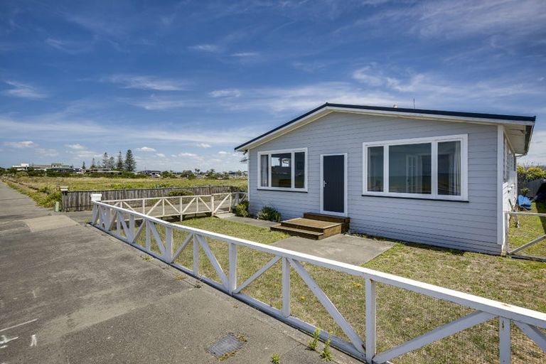 Photo of property in 64 The Esplanade, Westshore, Napier, 4110