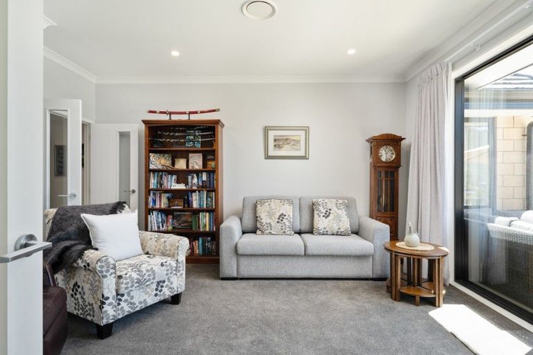 Photo of property in 10 Admiralty Place, Waikawa, Picton, 7220