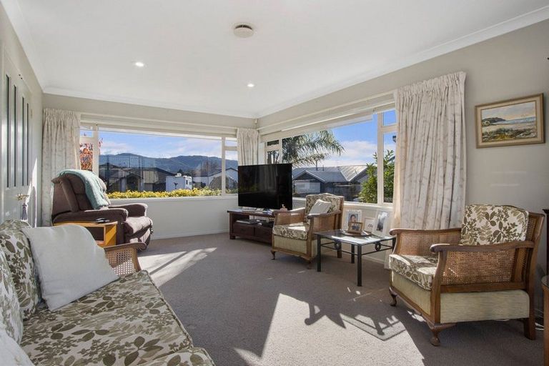 Photo of property in 32 Noble Johnston Drive, Katikati, 3129