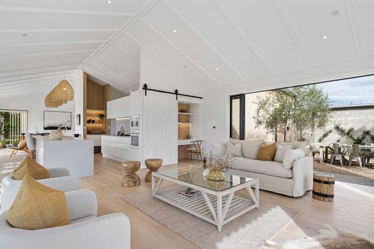 Photo of property in 23 Te Auhi Way, Welcome Bay, Tauranga, 3112