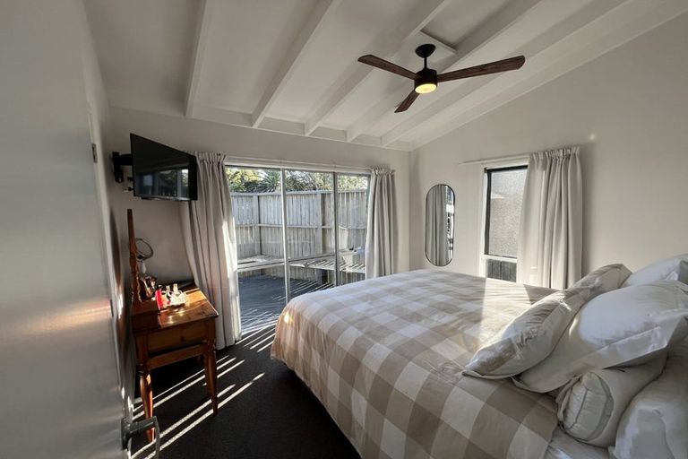 Photo of property in 1373 Whangaparaoa Road, Army Bay, Whangaparaoa, 0930