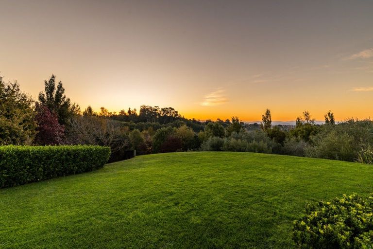 Photo of property in 12 Spur Road, Havelock North, 4130