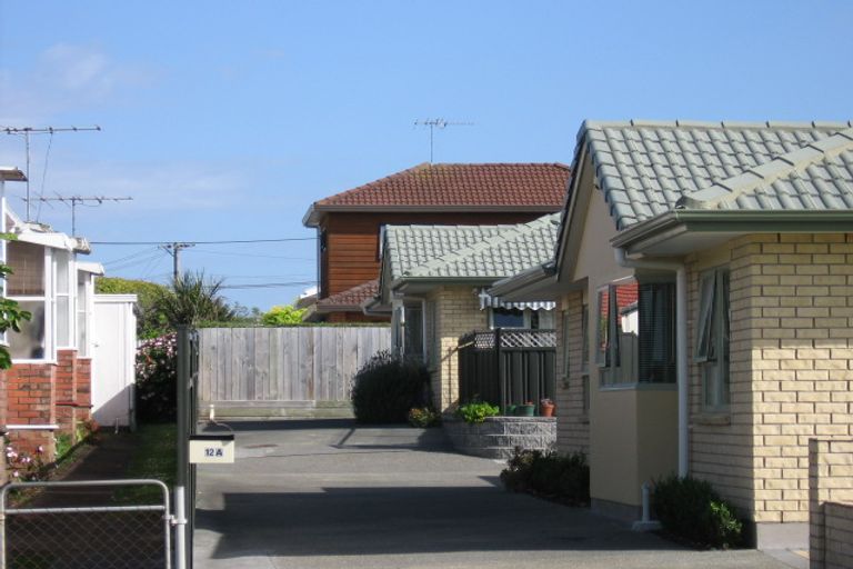 Photo of property in 12 Walker Road, Point Chevalier, Auckland, 1022