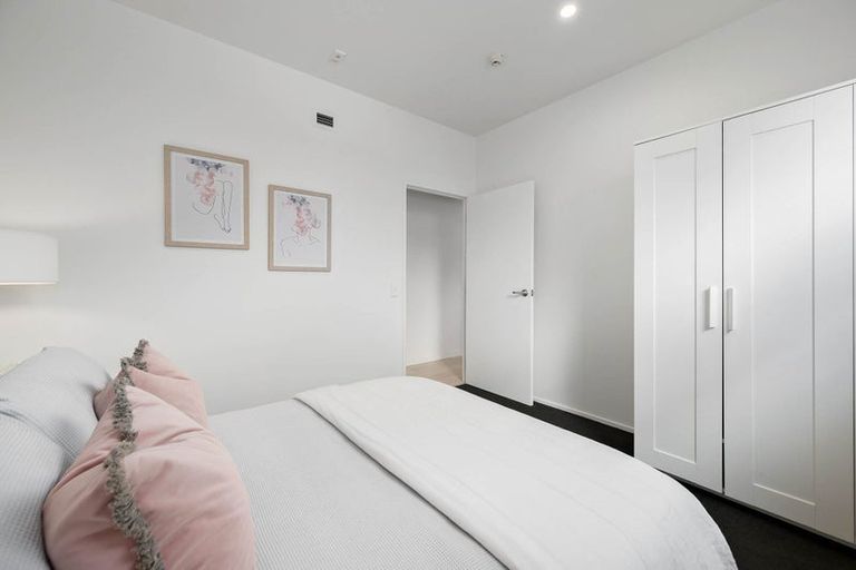 Photo of property in Quantum On Thorndon Quay, 4/163a Thorndon Quay, Pipitea, Wellington, 6011