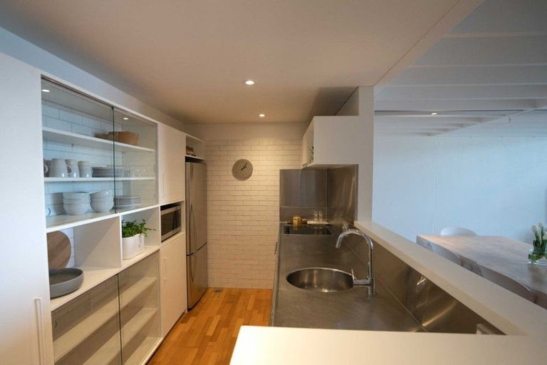 Photo of property in Waterloo Quay Apartments, 305/28 Waterloo Quay, Pipitea, Wellington, 6011