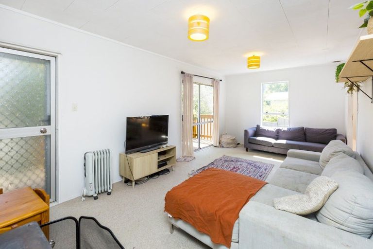 Photo of property in 11 Beryl Grove, Birchville, Upper Hutt, 5018