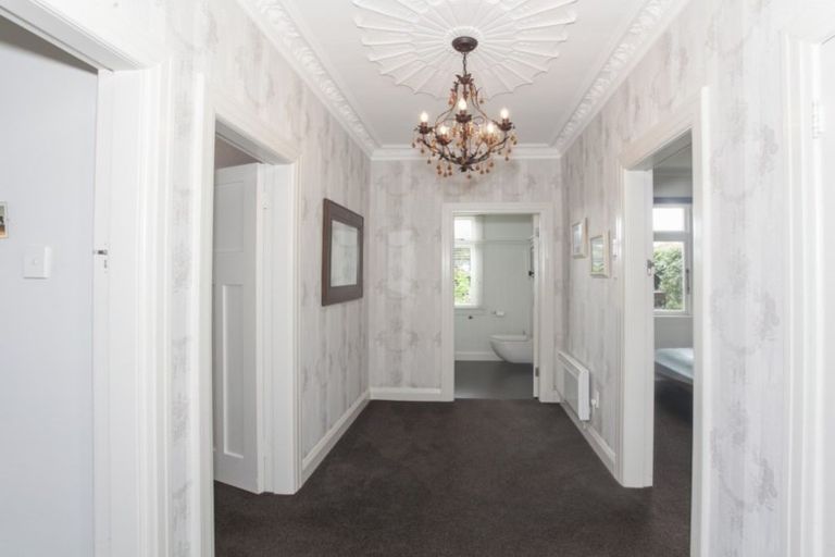 Photo of property in 4 Milverton Avenue, Hokowhitu, Palmerston North, 4410