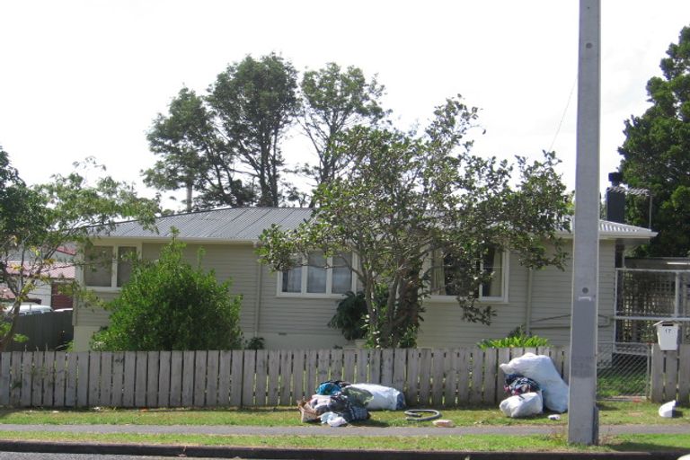 Photo of property in 17 Saint Leonards Road, Kelston, Auckland, 0602