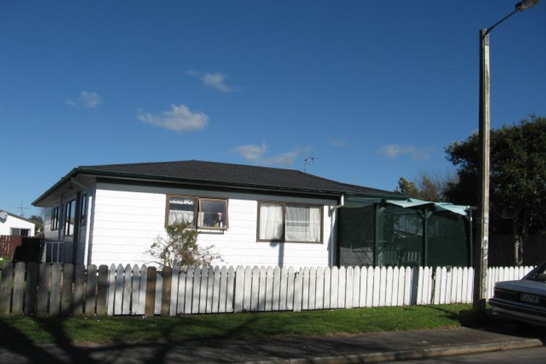 Photo of property in 4 Tilbrook Place, Papakura, 2110