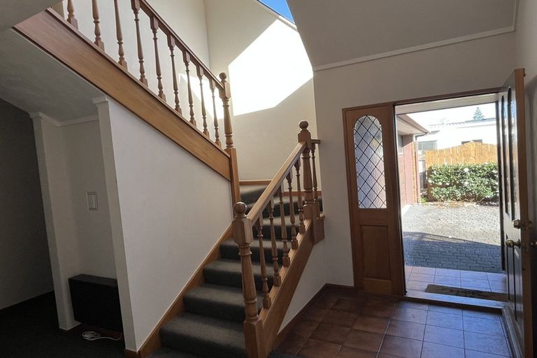 Photo of property in 9a Phoenix Avenue, Hokowhitu, Palmerston North, 4410